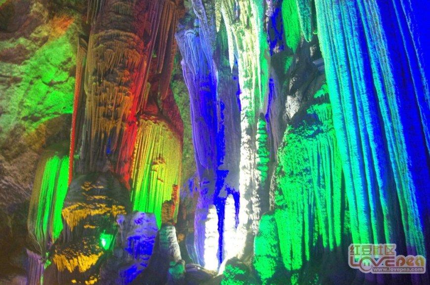 逃离地下古寺庙