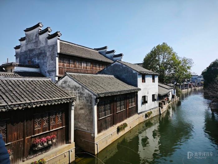 《鬼灭之刃》里的祢豆子人气很高，她有什么魅力？游戏画面